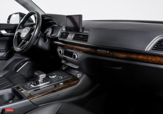 Подержанный автомобиль Audi Q5 2017 года (9 фото)