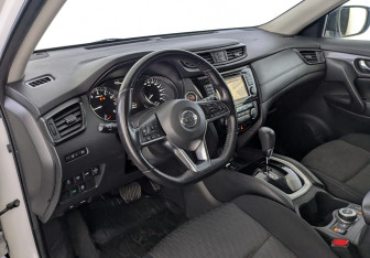 Подержанный автомобиль Nissan X-Trail 2018 года (19 фото)