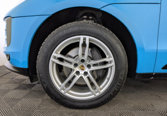 Подержанный автомобиль Porsche Macan 2021 года (18 фото)