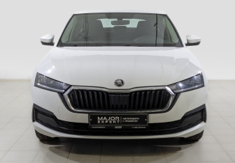 Подержанный автомобиль Skoda Octavia Liftback 2021 года (2 фото)