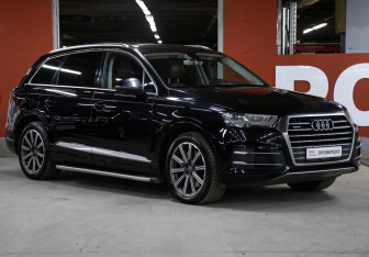 Подержанный автомобиль Audi Q7 2015 года (3 фото)