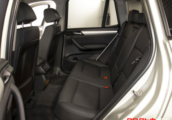 Подержанный автомобиль BMW X3 2012 года (10 фото)