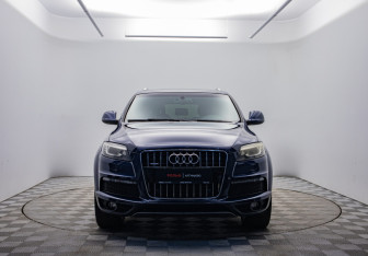 Подержанный автомобиль Audi Q7 2013 года (2 фото)