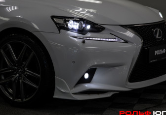 Подержанный автомобиль Lexus IS Sedan 2015 года (17 фото)