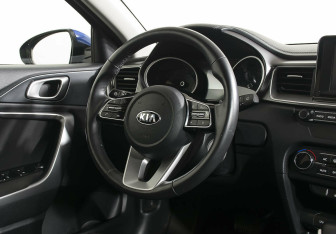 Подержанный автомобиль Kia Ceed Hatchback 2019 года (11 фото)