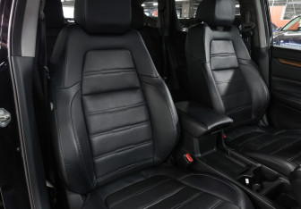 Подержанный автомобиль Honda CR-V 2017 года (12 фото)