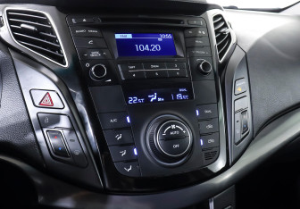 Подержанный автомобиль Hyundai i40 Sedan 2016 года (14 фото)