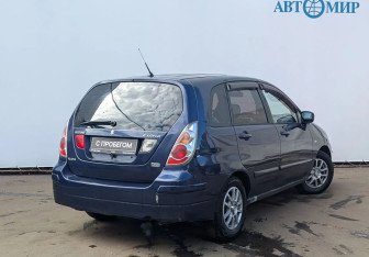Подержанный автомобиль Suzuki Liana Wagon 2006 года (5 фото)