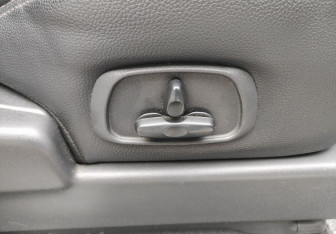 Подержанный автомобиль Mitsubishi Pajero 2015 года (15 фото)