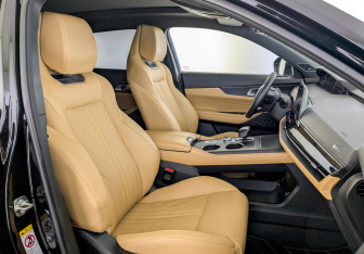 Подержанный автомобиль Changan UNI-K 2023 года (25 фото)