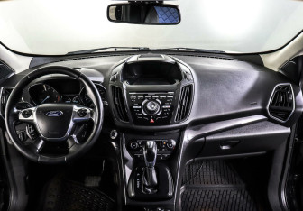 Подержанный автомобиль Ford Kuga 2013 года (9 фото)