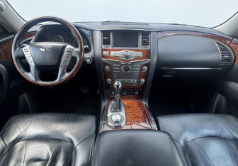 Подержанный автомобиль Infiniti QX80 2016 года (9 фото)