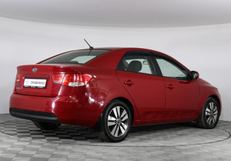 Подержанный автомобиль Kia Cerato Sedan 2012 года (3 фото)