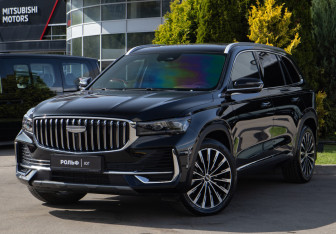 Подержанный автомобиль Geely Monjaro 2025 года (24 фото)
