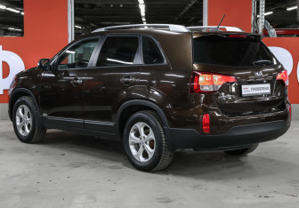 Подержанный автомобиль Kia Sorento 2018 года (7 фото)