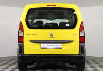 Подержанный автомобиль Peugeot Partner 2021 года (6 фото)