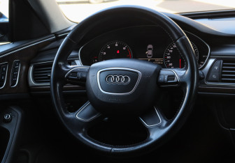 Подержанный автомобиль Audi A6 Sedan 2014 года (12 фото)