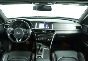 Подержанный автомобиль Kia Optima Sedan 2017 года (12 фото)