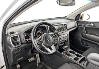 Подержанный автомобиль Kia Sportage 2021 года (16 фото)