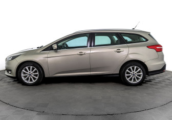Подержанный автомобиль Ford Focus Wagon 2017 года (3 фото)