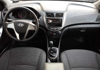 Подержанный автомобиль Hyundai Solaris Hatchback 2016 года (9 фото)