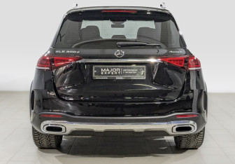 Подержанный автомобиль Mercedes-Benz GLE 2021 года (6 фото)