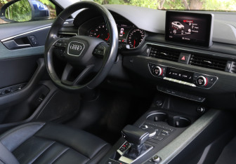 Подержанный автомобиль Audi A4 Sedan 2018 года (12 фото)