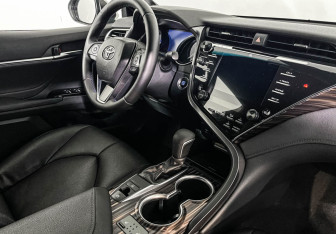 Подержанный автомобиль Toyota Camry Sedan 2020 года (9 фото)