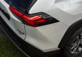 Подержанный автомобиль Toyota RAV4 2024 года (24 фото)