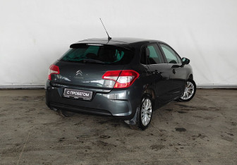 Подержанный автомобиль Citroen C4 Hatchback 2012 года (6 фото)