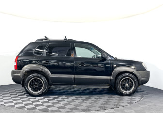 Подержанный автомобиль Hyundai Tucson 2006 года (4 фото)