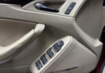 Подержанный автомобиль Cadillac CTS Sedan 2008 года (32 фото)