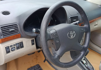 Подержанный автомобиль Toyota Avensis Sedan 2007 года (14 фото)
