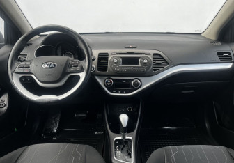 Подержанный автомобиль Kia Picanto 2015 года (12 фото)