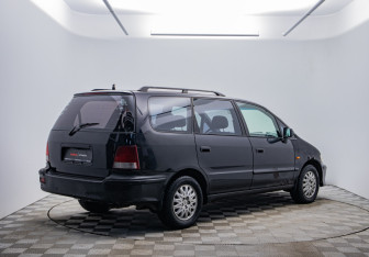 Подержанный автомобиль Honda Shuttle Compactvan 1998 года (5 фото)