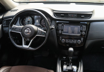 Подержанный автомобиль Nissan X-Trail 2022 года (11 фото)