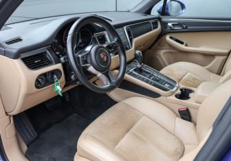 Подержанный автомобиль Porsche Macan 2018 года (15 фото)