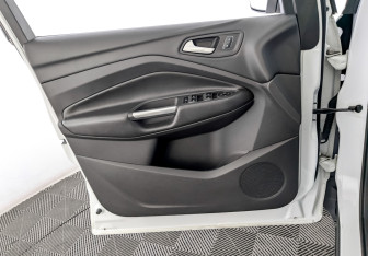 Подержанный автомобиль Ford Kuga 2018 года (19 фото)