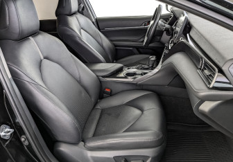 Подержанный автомобиль Toyota Camry Sedan 2022 года (24 фото)
