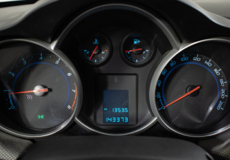 Подержанный автомобиль Chevrolet Cruze Sedan 2014 года (12 фото)