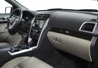 Подержанный автомобиль Ford Explorer 2014 года (7 фото)