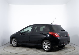 Подержанный автомобиль Peugeot 308 Hatchback 2010 года (7 фото)