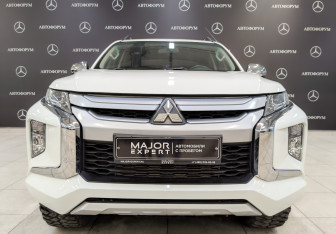 Подержанный автомобиль Mitsubishi L200 2022 года (2 фото)