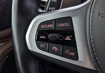 Подержанный автомобиль BMW X7 2021 года (29 фото)