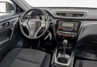 Подержанный автомобиль Nissan X-Trail 2018 года (28 фото)