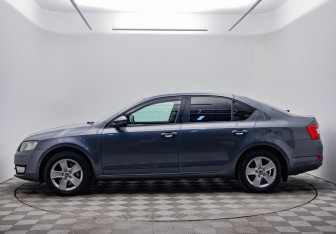 Подержанный автомобиль Skoda Octavia Liftback 2013 года (8 фото)