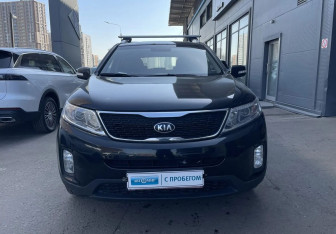 Подержанный автомобиль Kia Sorento 2015 года (2 фото)