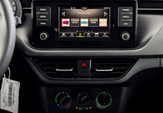 Подержанный автомобиль Skoda Rapid Liftback 2021 года (15 фото)