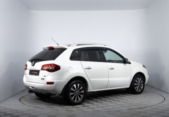 Подержанный автомобиль Renault Koleos 2013 года (5 фото)