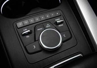 Подержанный автомобиль Audi A4 Sedan 2016 года (22 фото)